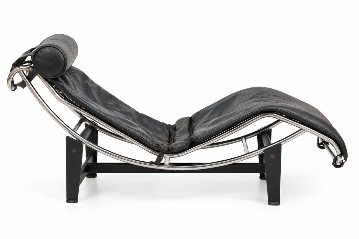 Vintage 1970s LC4 Style Black Leather & Chrome Chaise Lounge – Mid-Century Modern