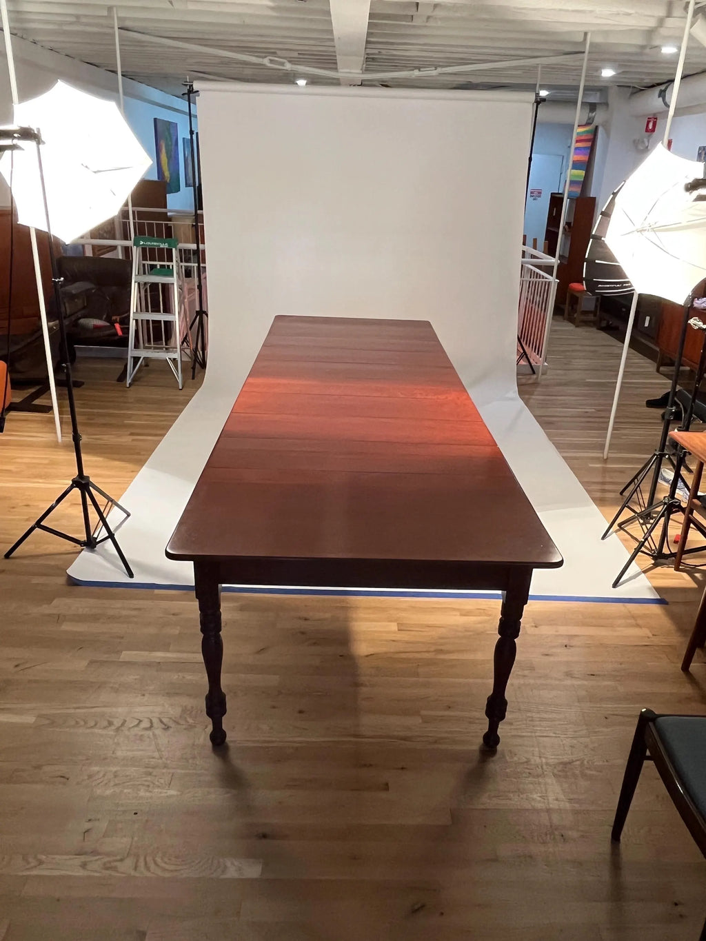 Vintage Solid Wood Expandable Dining Table with 7 Leaves – Seats 14, Traditional Boho Style