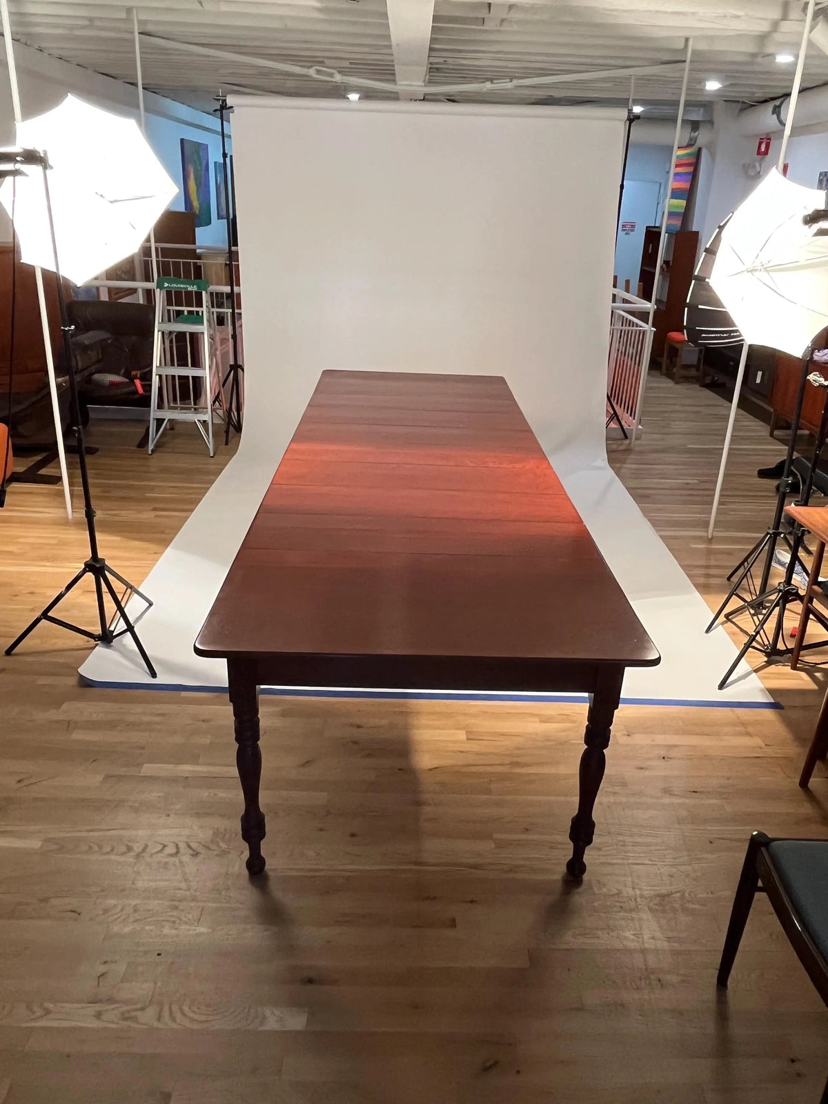 Vintage Solid Wood Expandable Dining Table with 7 Leaves – Seats 14, Traditional Boho Style
