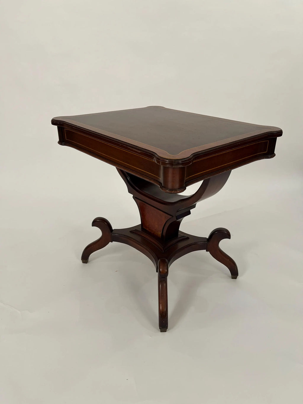 Vintage Mahogany Regency Pedestal End Table: Classical Inlay Accent Furniture