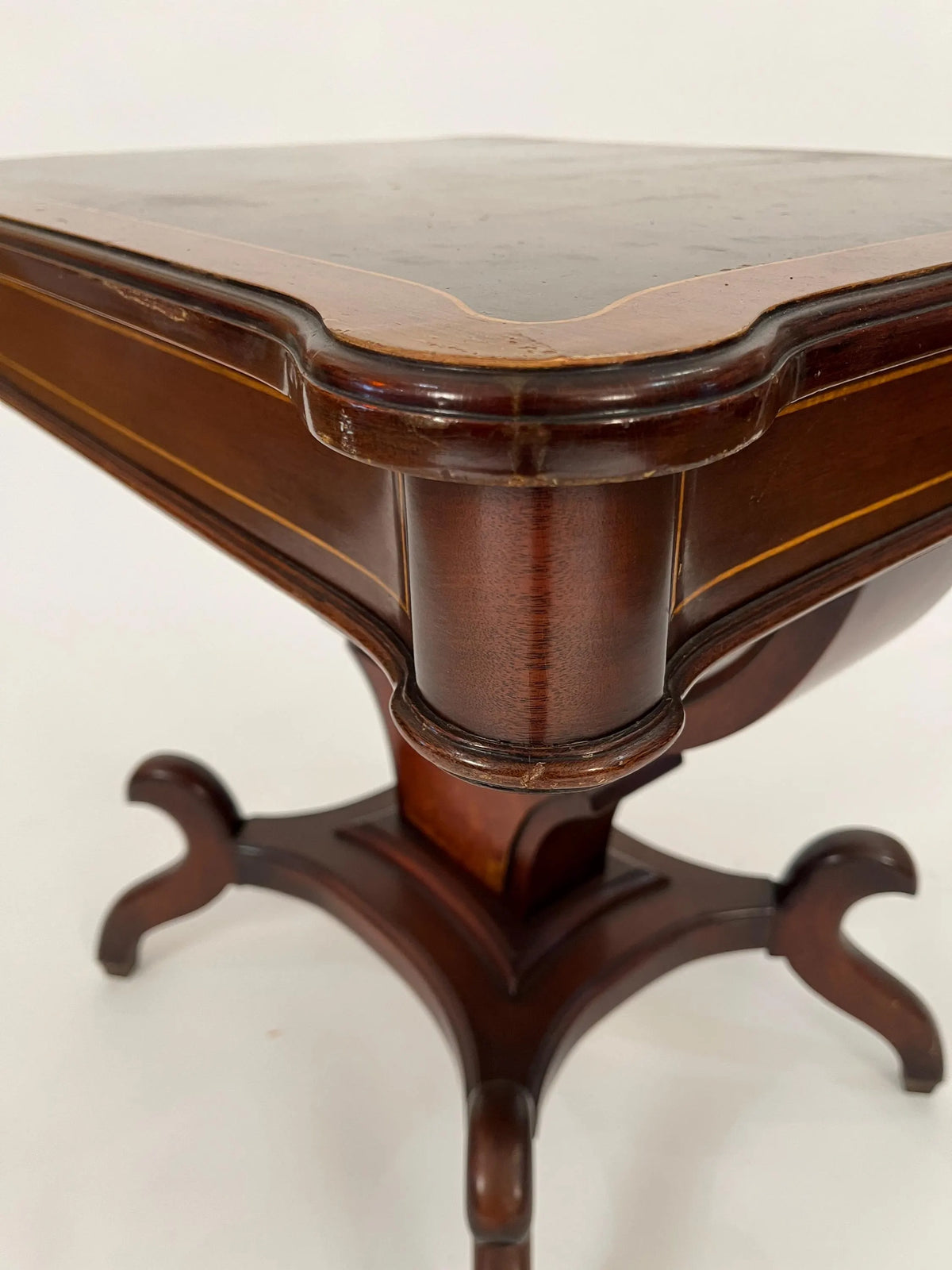 Vintage Mahogany Regency Pedestal End Table: Classical Inlay Accent Furniture